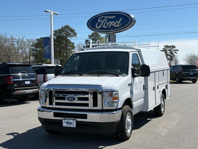 2025 Ford Econoline Cutaway E-350 SRW in Oxford White — front three-quarter view