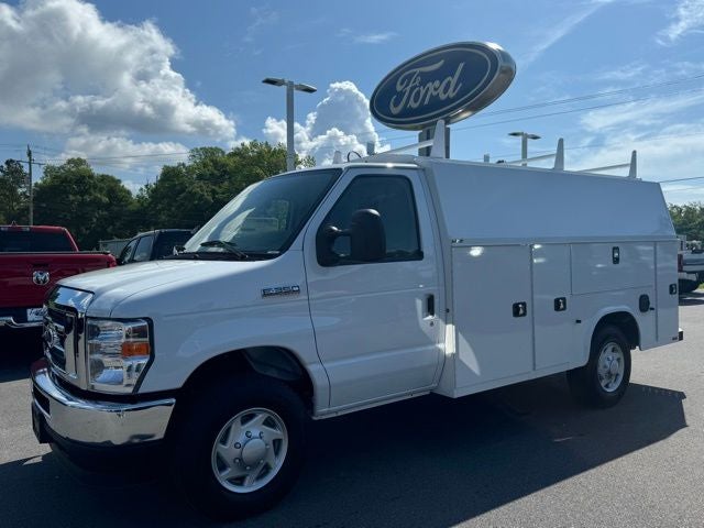 2025 Ford Econoline Cutaway E-350 SRW in Oxford White — front three-quarter view