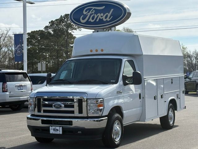 2025 Ford Econoline Cutaway E-350 SRW in Oxford White — front three-quarter view