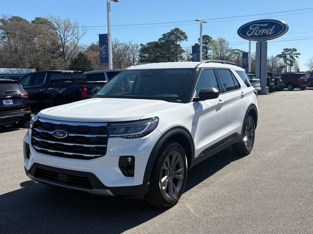2026 Ford Explorer Active in Star White Metallic Tri-Coat — front three-quarter view
